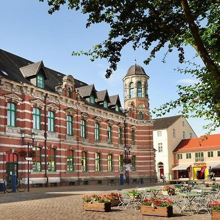 Zum Kaiserlichen Postamt Parchim Buitenkant foto
